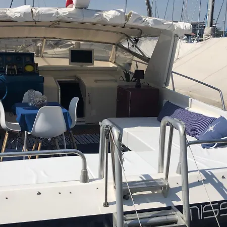 ספינת מלון Bed & Boat Lignano אפריליה מאריטימה