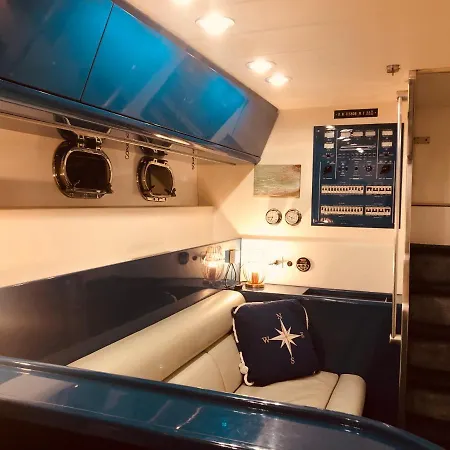 Bed & Boat Lignano Botel *